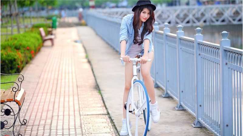 清纯亚洲美女户外热裤长腿唯美小清新图片