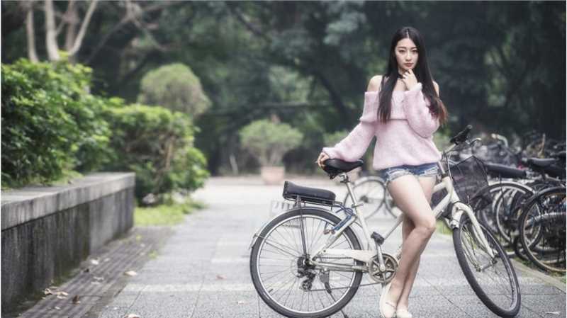 清纯亚洲美女户外热裤长腿唯美小清新图片