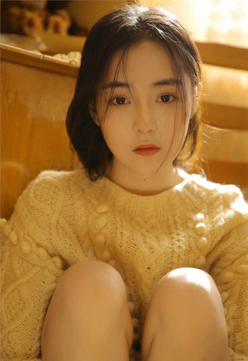 清纯美女私房白丝大长腿温柔气质翘臀图片