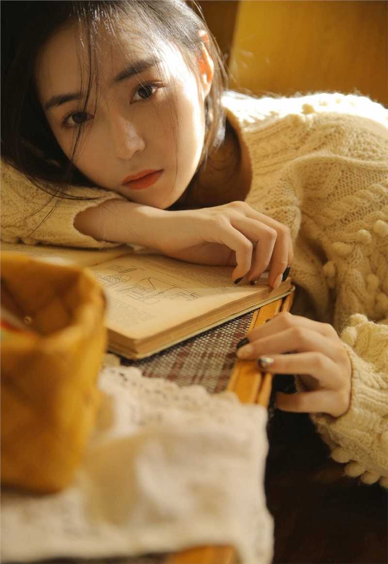 清纯美女私房白丝大长腿温柔气质翘臀图片