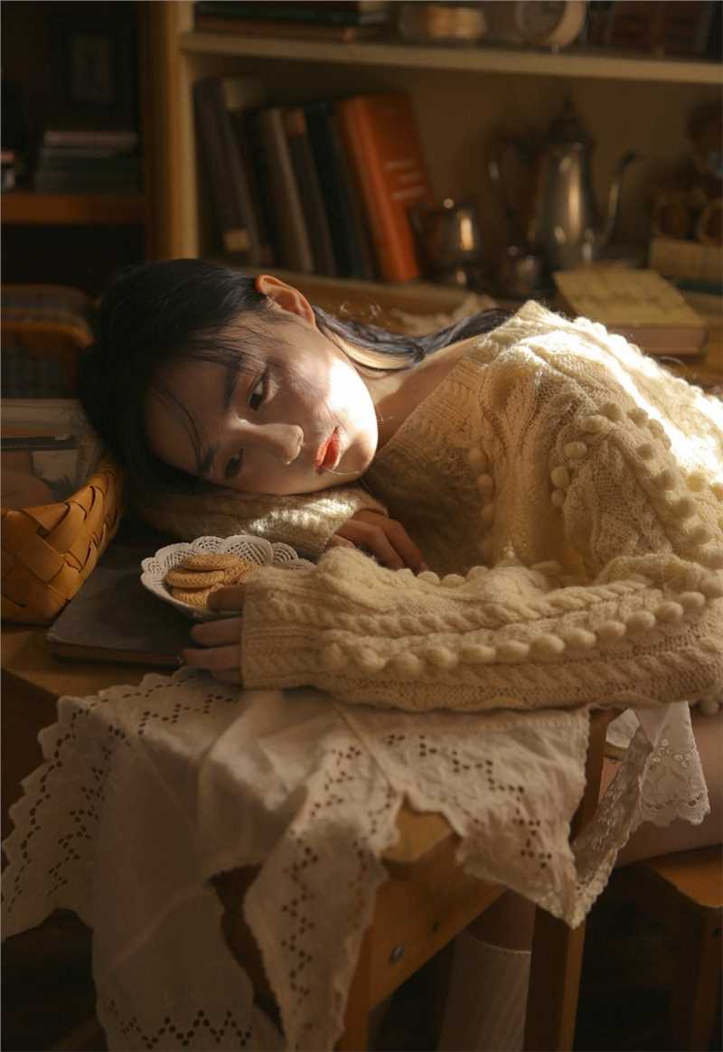 清纯美女私房白丝大长腿温柔气质翘臀图片