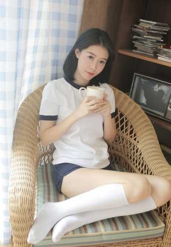 清纯美女私房白丝大长腿温柔气质翘臀图片