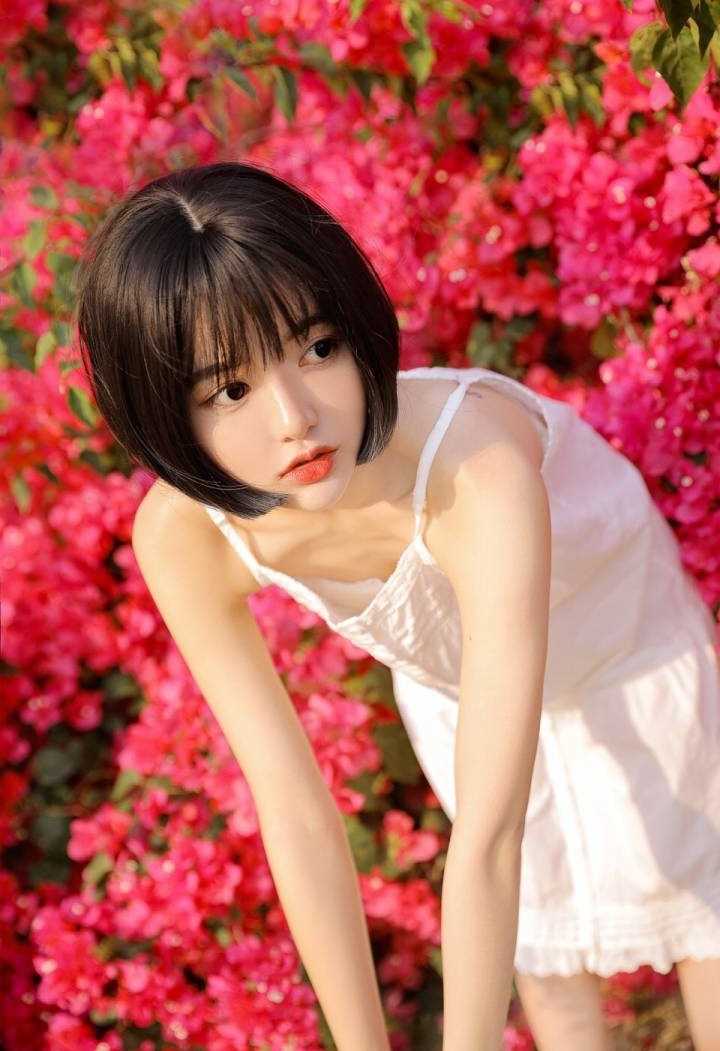 特别专辑短发童颜萝莉美女清纯养眼可爱花海唯美图片