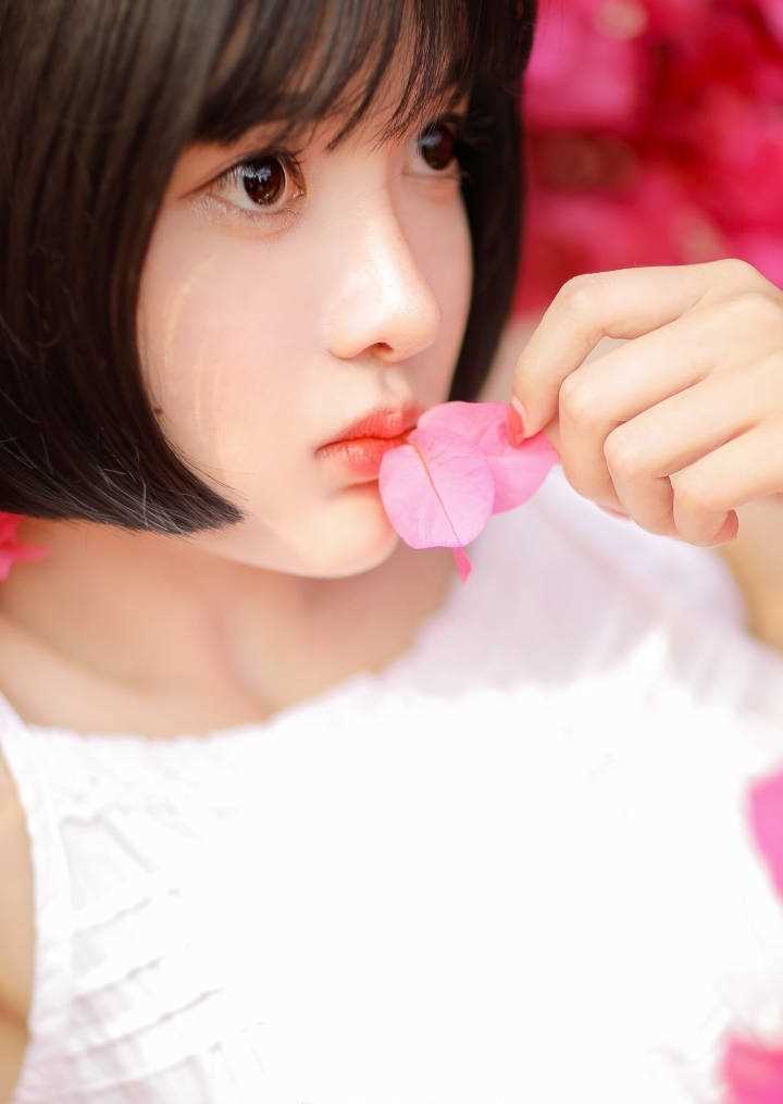 特别专辑短发童颜萝莉美女清纯养眼可爱花海唯美图片