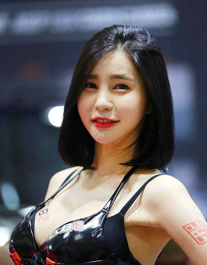 韩国气质短发车模美女内衣性感细腰大长腿