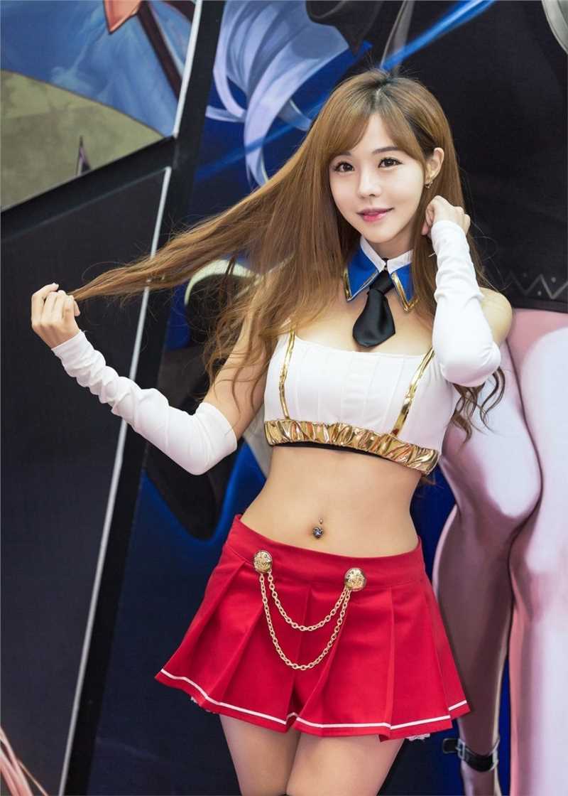 精选性感车模美女小露蛮腰妖娆制服短裙清纯可人图册