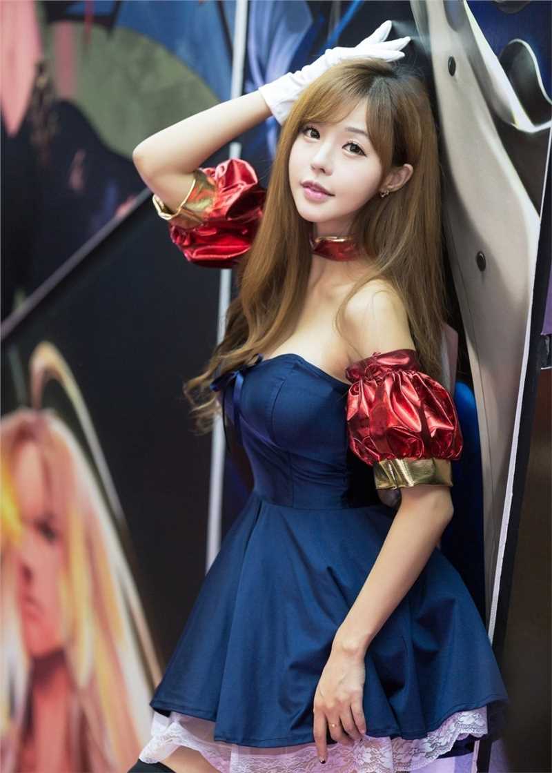 精选性感车模美女小露蛮腰妖娆制服短裙清纯可人图册