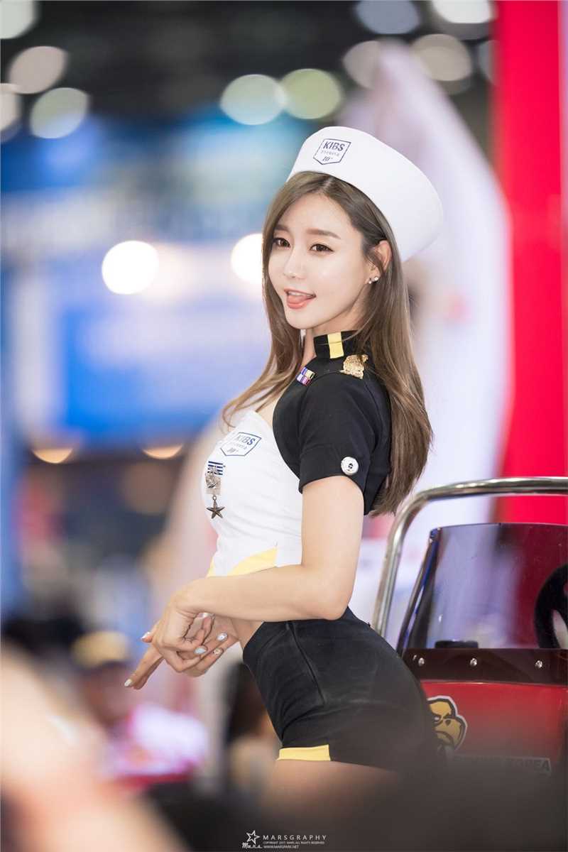 最全韩国车模崔瑟琪短裙长腿迷人壁纸