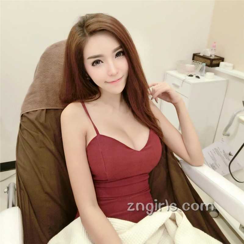 精选泰国美女车模Janet车展性感迷人图册