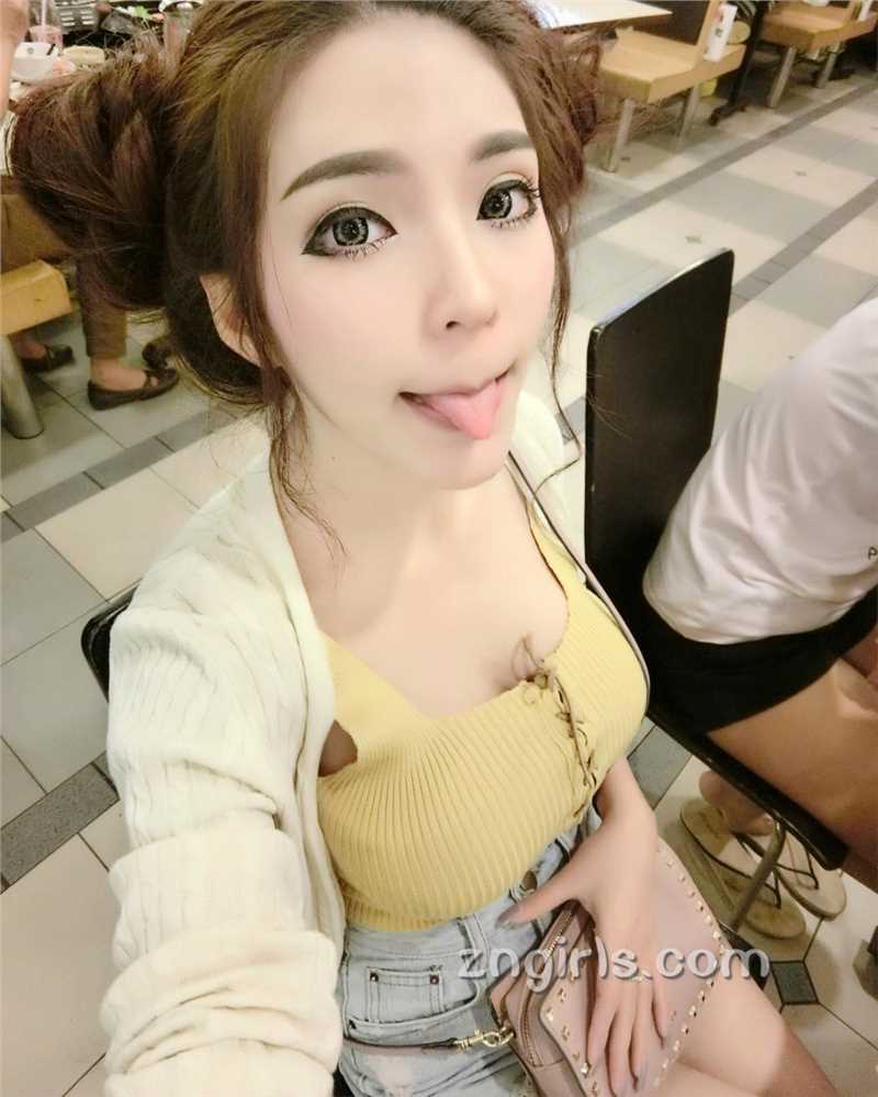 精选泰国美女车模Janet车展性感迷人图册