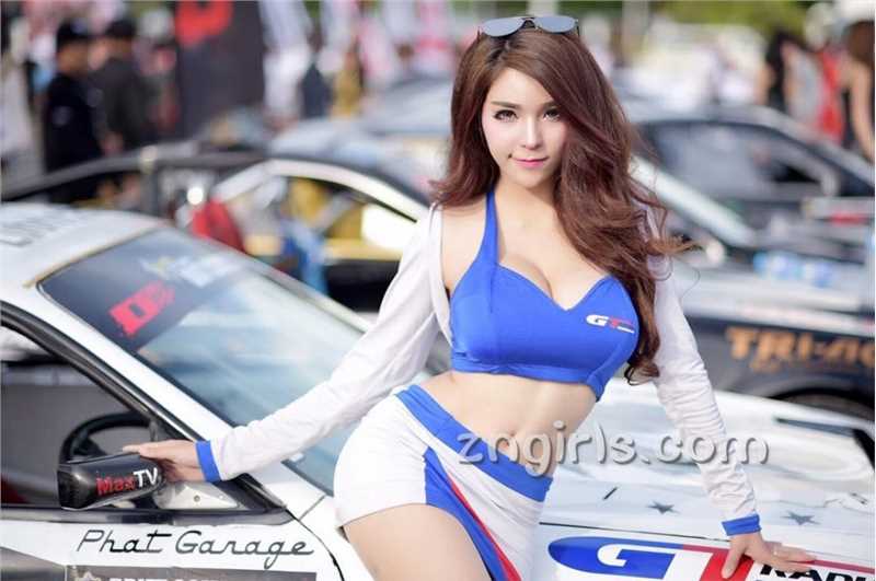 精选泰国美女车模Janet车展性感迷人图册