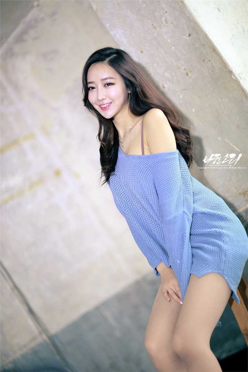 优质韩国车模申海莉车展甜美迷人图片