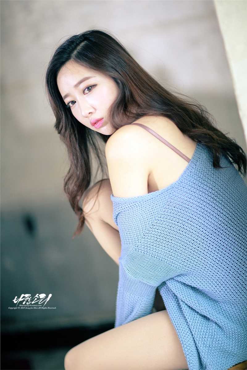 优质韩国车模申海莉车展甜美迷人图片