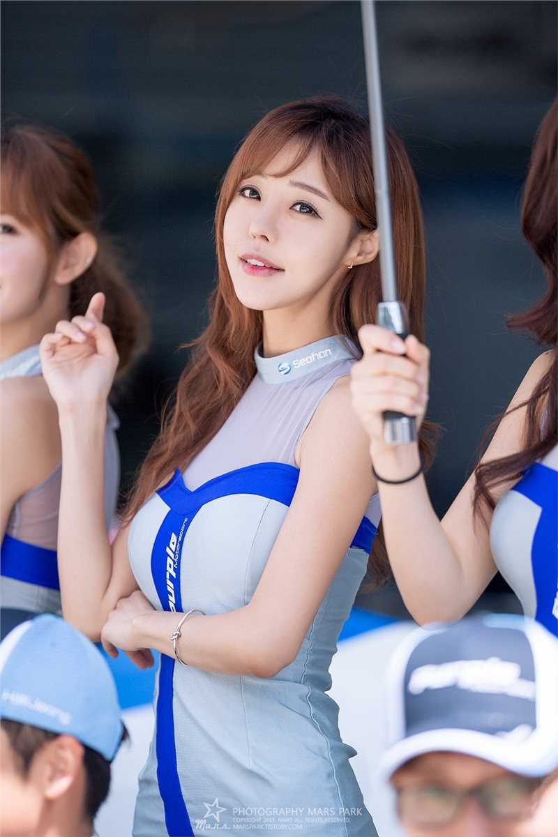 最新韩国美女车模徐珍儿高清车展图集