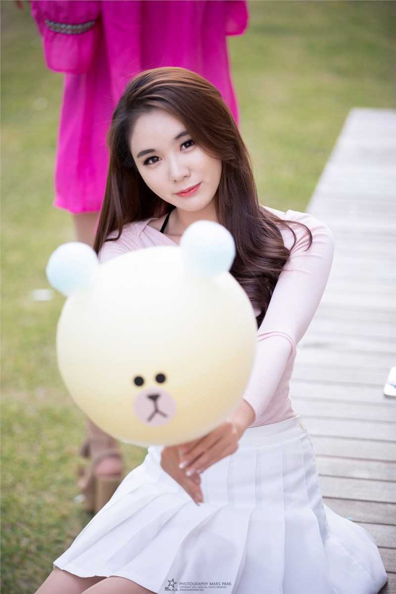 最全韩国车模闵侑琳唯美短裙气质迷人壁纸