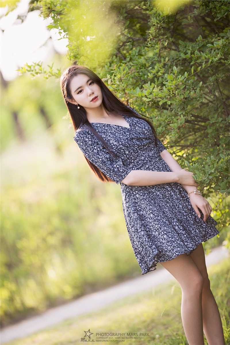 最全韩国车模闵侑琳唯美短裙气质迷人壁纸