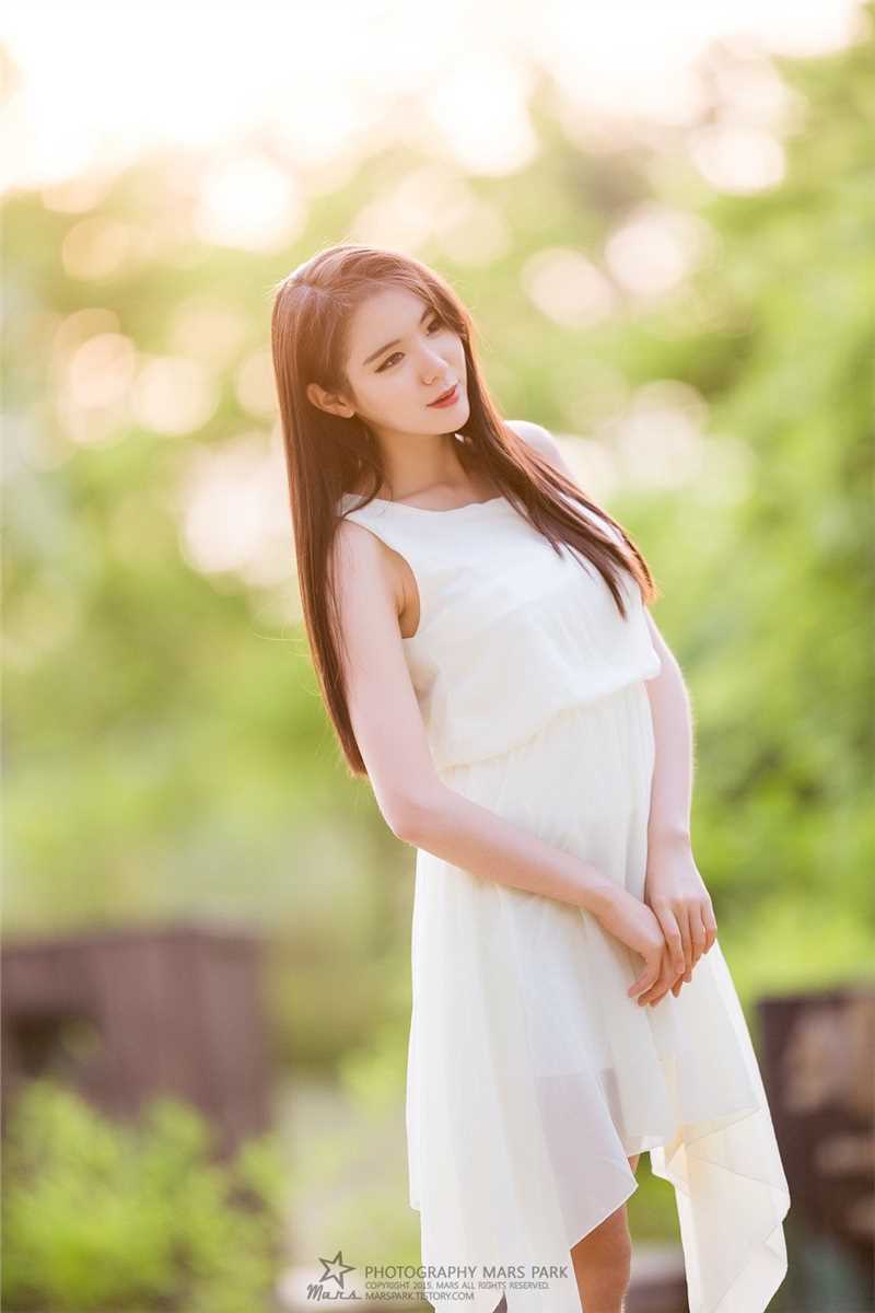 最全韩国车模闵侑琳唯美短裙气质迷人壁纸