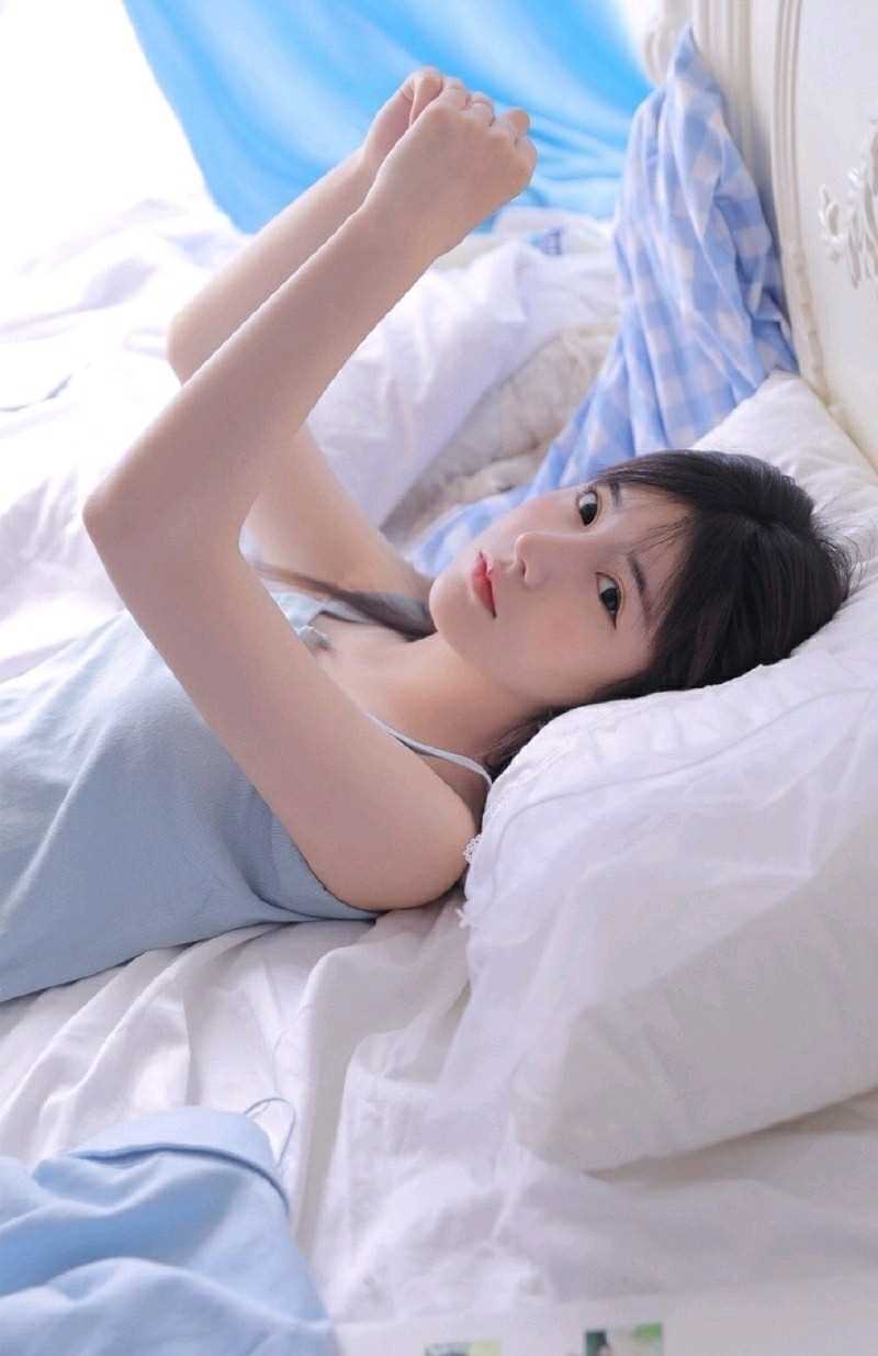 特别专辑宅男女神脸泛红潮丰满身材大尺度床照记清四射图片