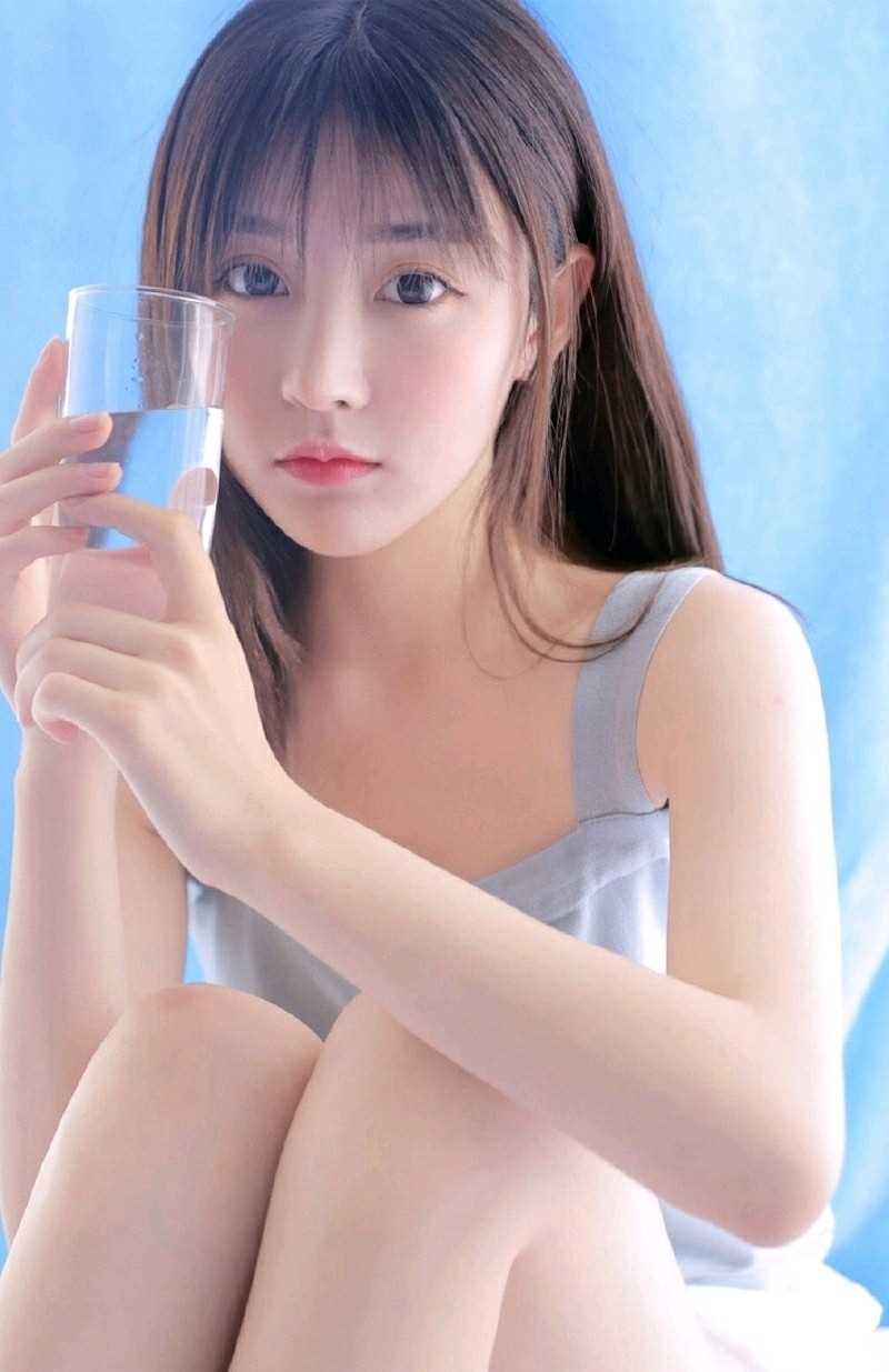 特别专辑宅男女神脸泛红潮丰满身材大尺度床照记清四射图片