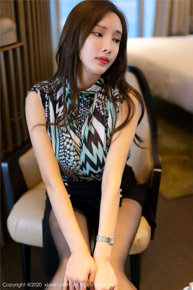 特别专辑宅男女神奶真大小浪货揉捏肉感魔鬼好身材喷血艺术照图片