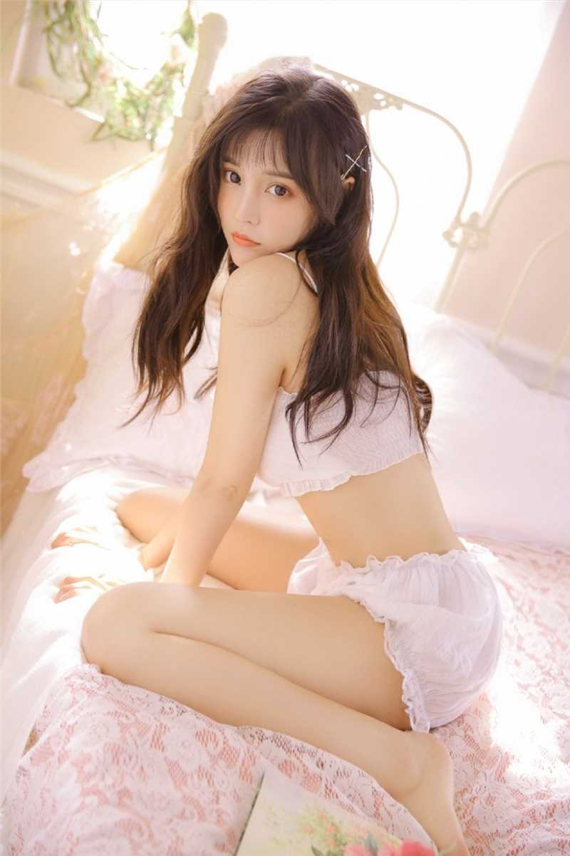 高清宅男女神好身材养眼内衣床上风情诱惑感图集