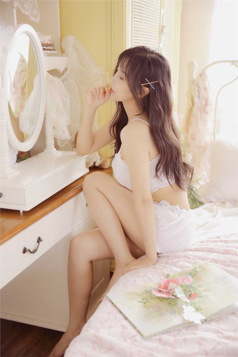 高清宅男女神好身材养眼内衣床上风情诱惑感图集