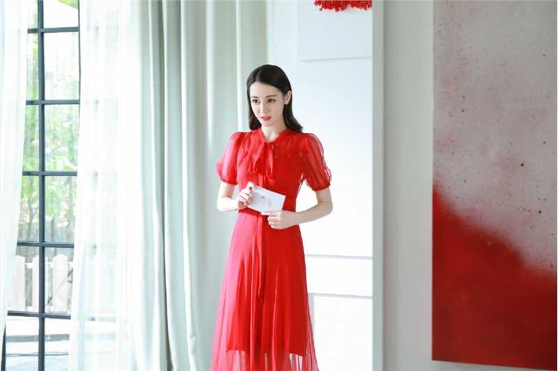 特别专辑宅男女神迪丽热巴香艳长裙养眼优雅图片图片