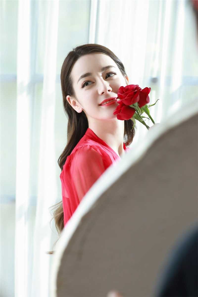 特别专辑宅男女神迪丽热巴香艳长裙养眼优雅图片图片