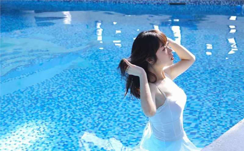 高清宅男女神泳衣比基尼美女丰满湿身图册