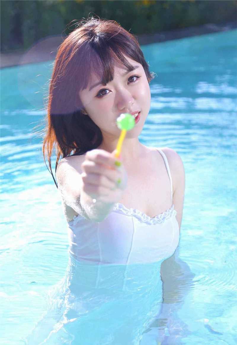 高清宅男女神泳衣比基尼美女丰满湿身图册