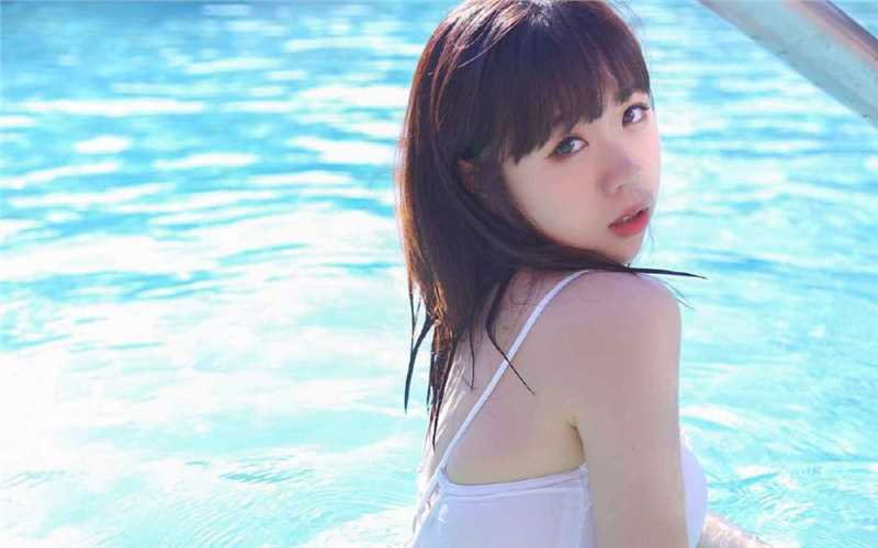 高清宅男女神泳衣比基尼美女丰满湿身图册