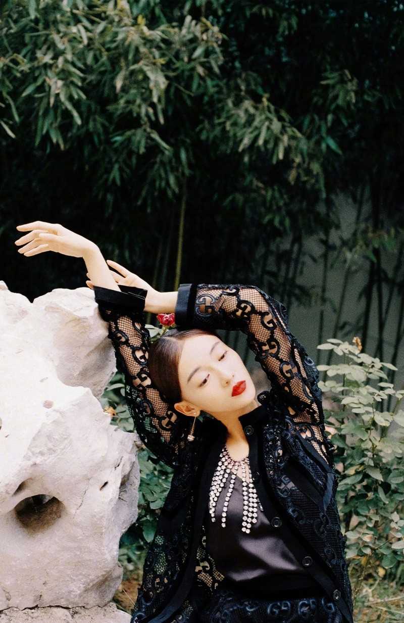 精选古装美女吴谨言园林唯美梦幻空灵气质明星图册