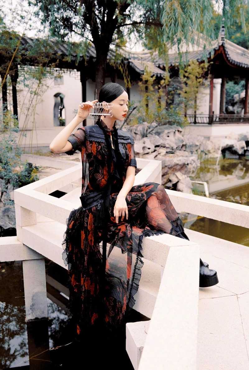 精选古装美女吴谨言园林唯美梦幻空灵气质明星图册