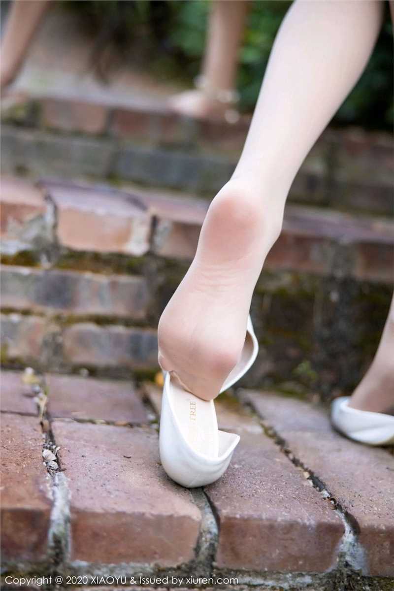 绝色小妖精杨晨晨魔鬼身材错落有致超短旗袍私房照