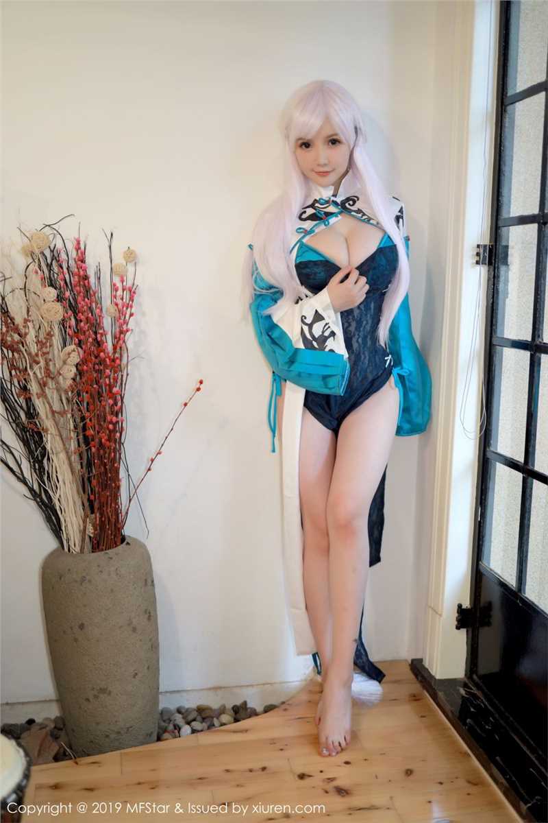 最全波涛肥臀美女coser米妮大萌萌粉色头发露胸旗袍劲爆相册