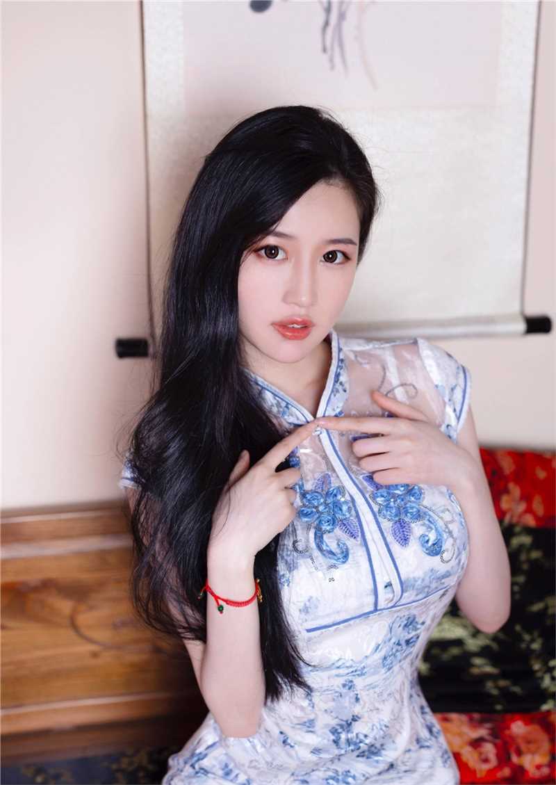 精选长腿修长的高冷御姐蕾丝旗袍身材翘臀美女图册