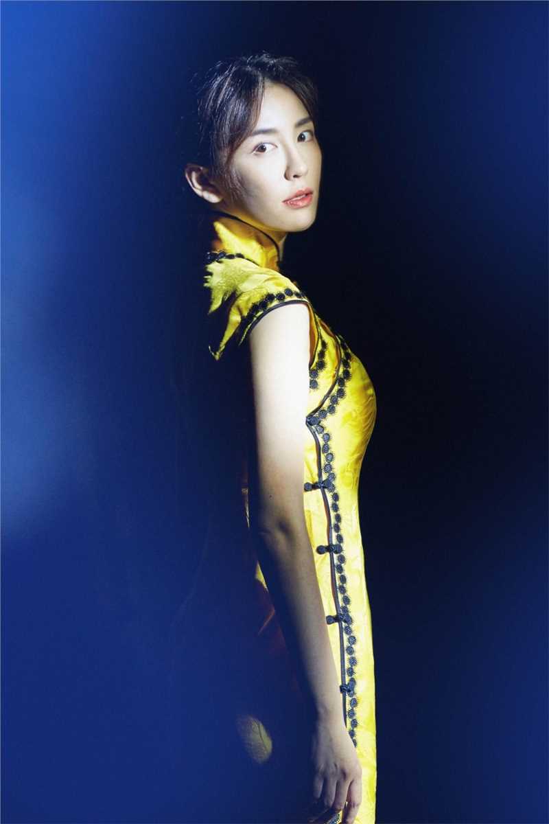 优质梦幻美女吕佳容黄色旗袍古典香艳名媛气质图片相册