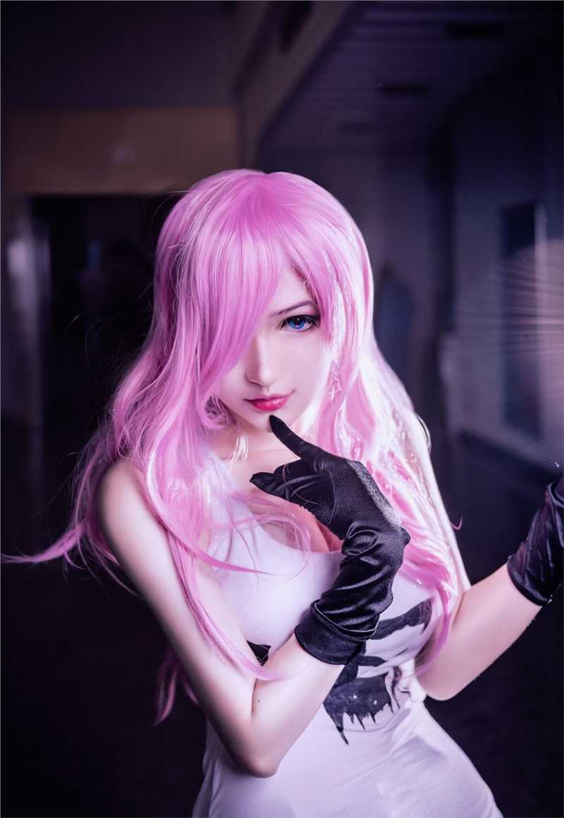 邪魅御姐妖娆热裤大长腿性感cosplay图片