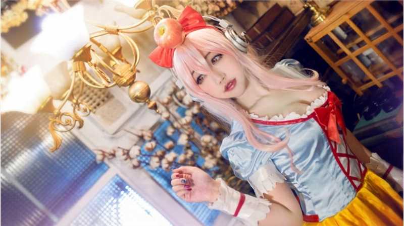 高清漂亮cosplay美女小姐姐漫展露大山峰性感人体艺术图集