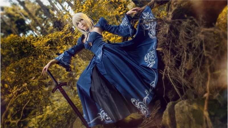 高清漂亮cosplay美女小姐姐漫展露大山峰性感人体艺术图集