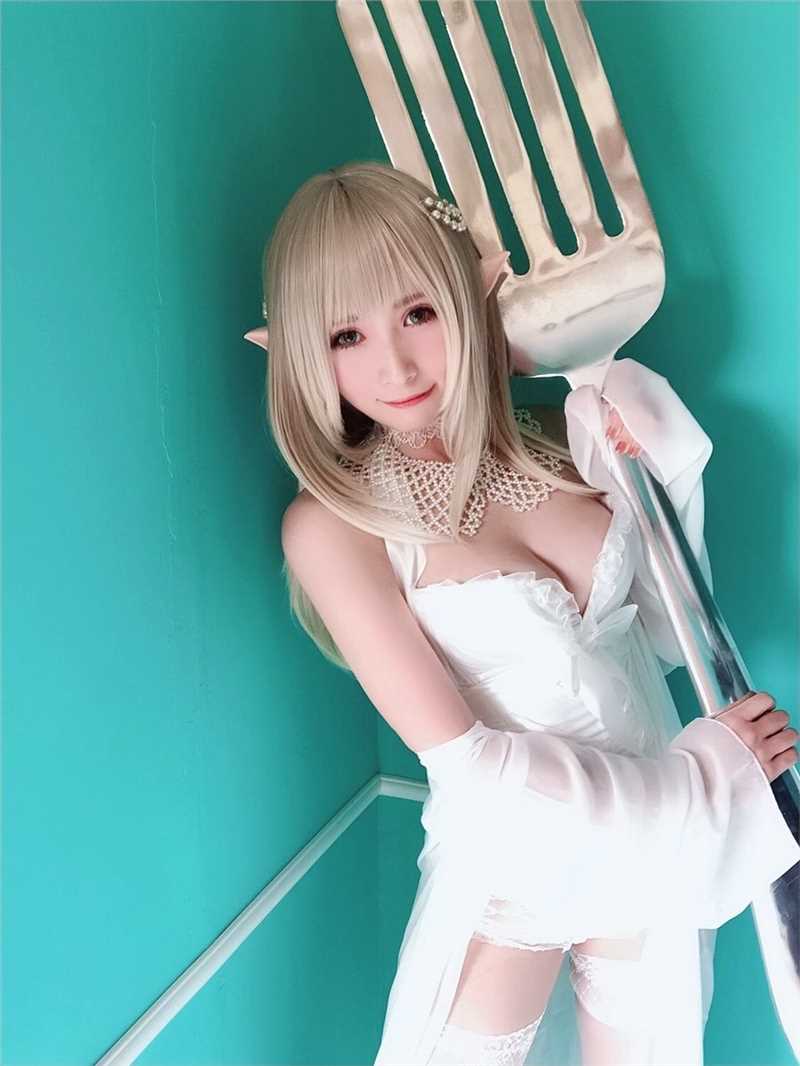 精选超甜美爆奶美女性感cosplay大胸太抢镜私房摄影图册