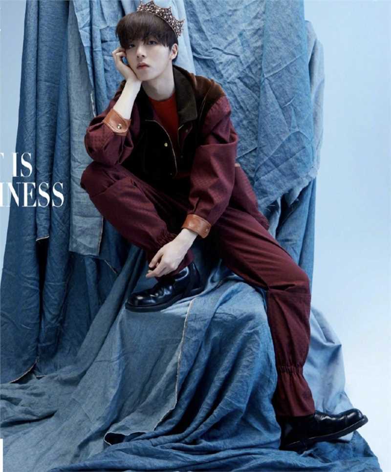 高清清秀帅哥陈立农粉色男孩时尚杂志图片图集