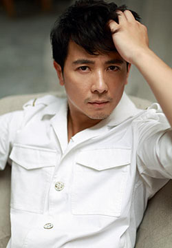 高清清秀帅哥陈立农粉色男孩时尚杂志图片图集