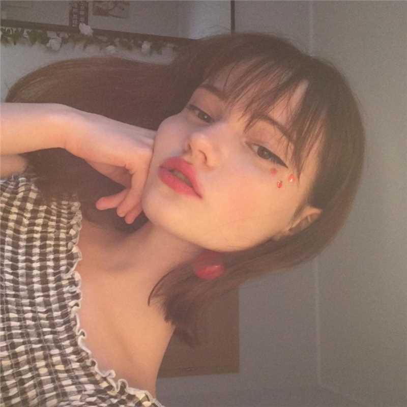 高清欧美爱化妆的小女孩时尚精致妆容日常风景图片图集