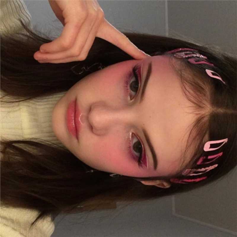 高清欧美爱化妆的小女孩时尚精致妆容日常风景图片图集