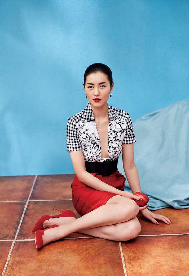 优质超模刘雯等时尚杂志,饱满红唇十分美艳相册