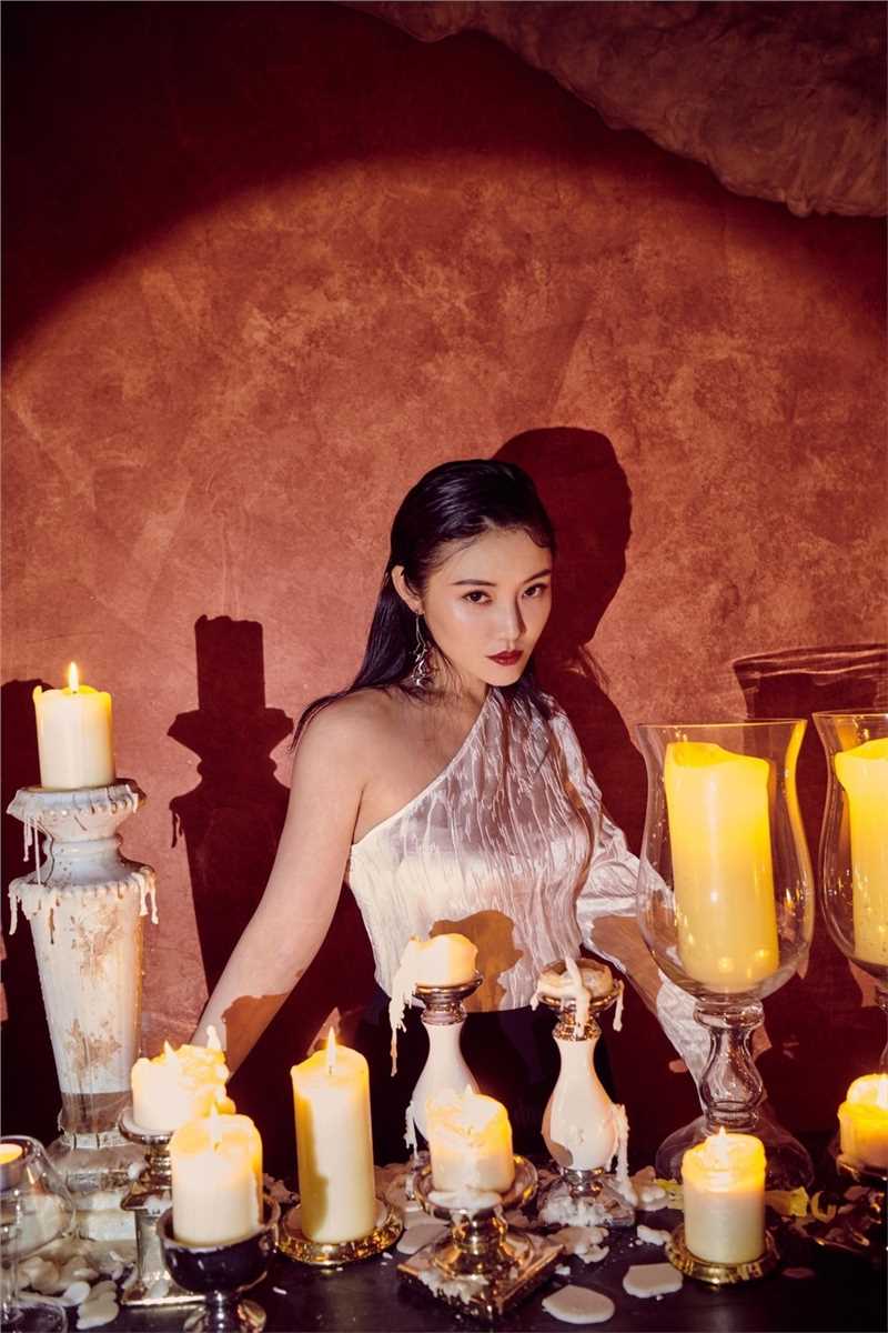 最全性感大胸姐徐冬冬热辣火爆错落有致香艳时尚壁纸