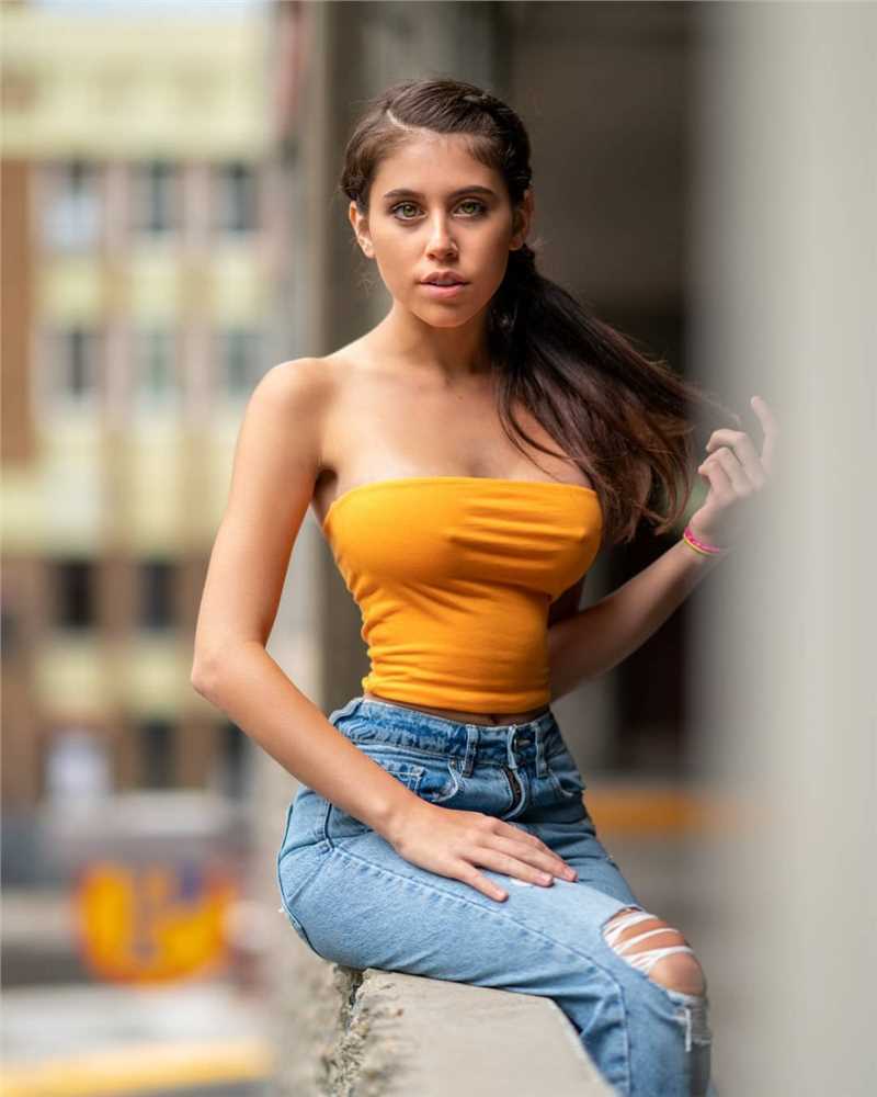 最全欧美性感妇女Violet,Summers36d大奶人体艺术壁纸