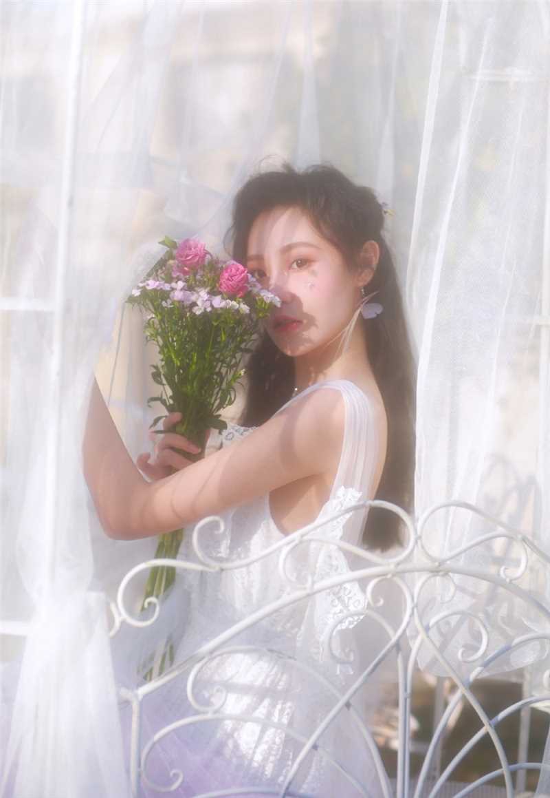 宅男女神透视装薄纱长裙深V低胸唯美性感