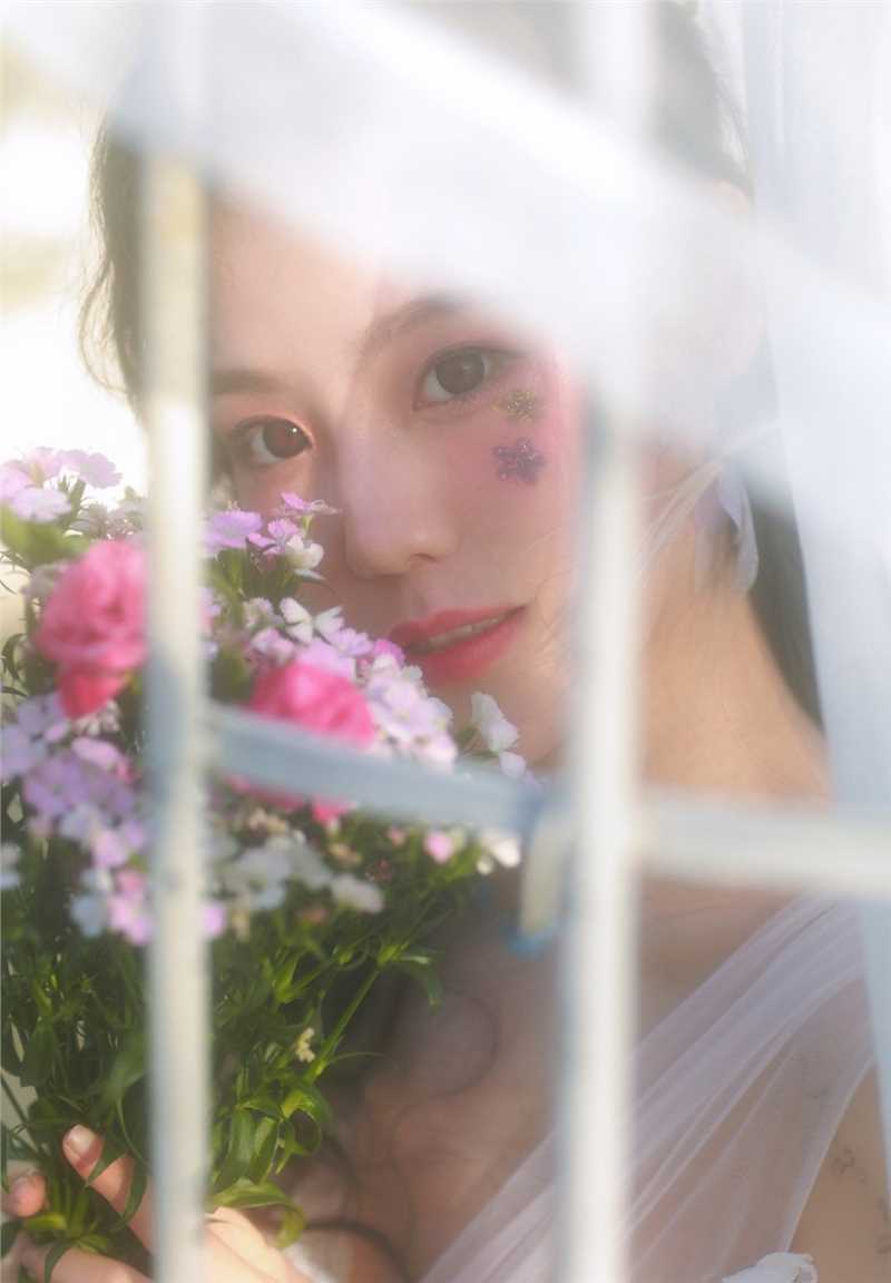 宅男女神透视装薄纱长裙深V低胸唯美性感